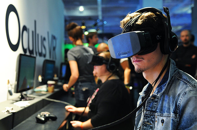 Using the Oculus Rift for virtual reality and 360 videos.